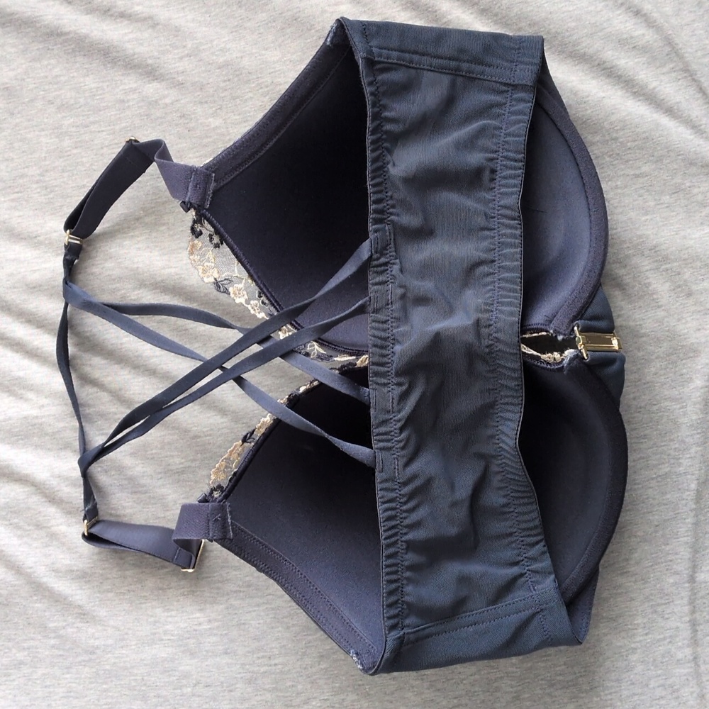 Front Clasp Plunge Bra - Picture 2 of 4